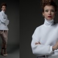 vrouwelijk model met witte trui